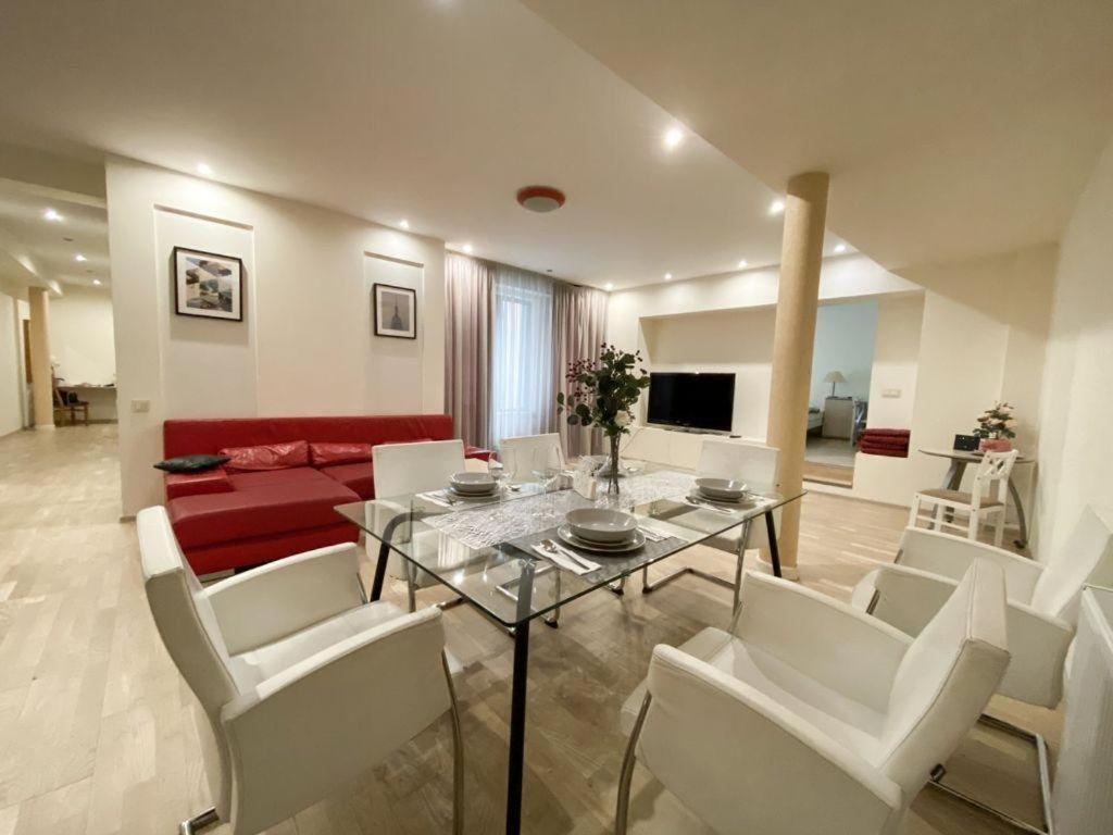 Old Town Apartment With Private Elevator ريغا المظهر الخارجي الصورة